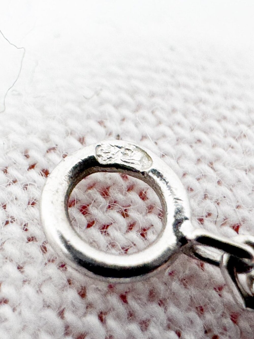 Van Cleef & Arpels Lotus openwork pendant mini model - Picture 9 of 10